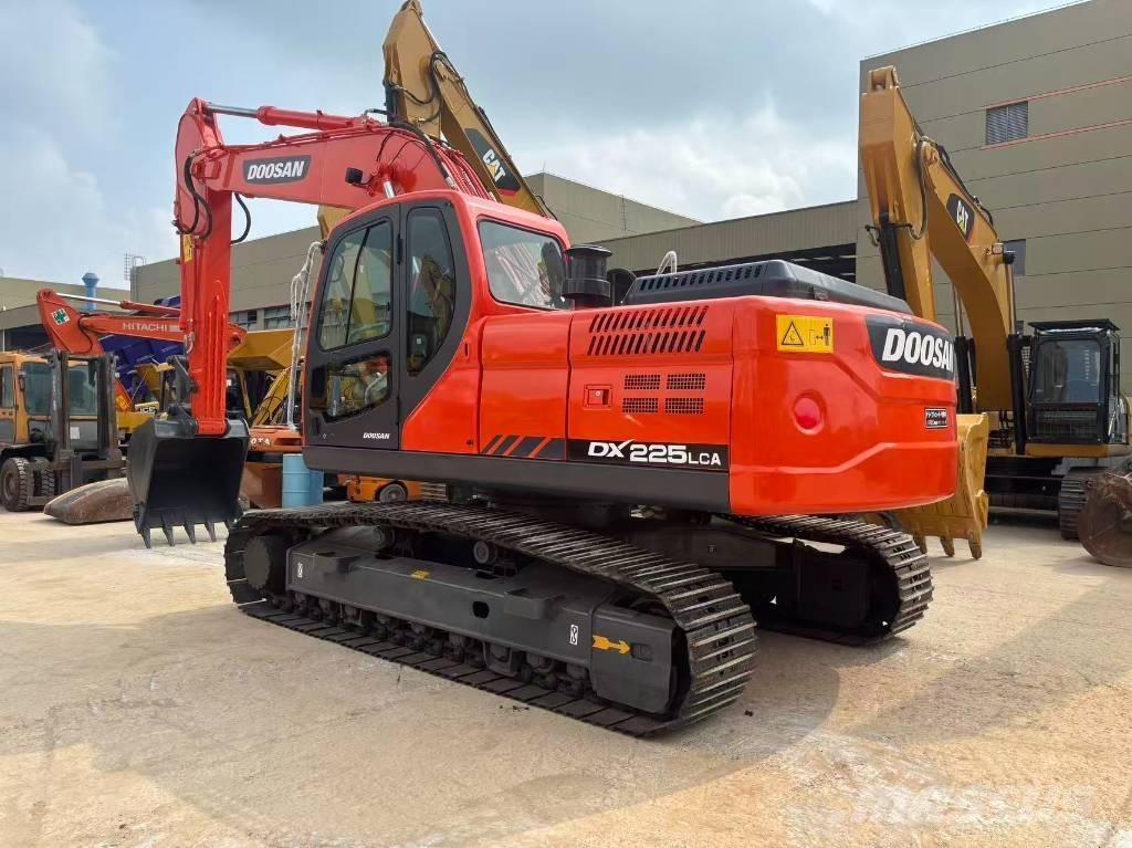 Doosan 225 LC Rupsgraafmachines
