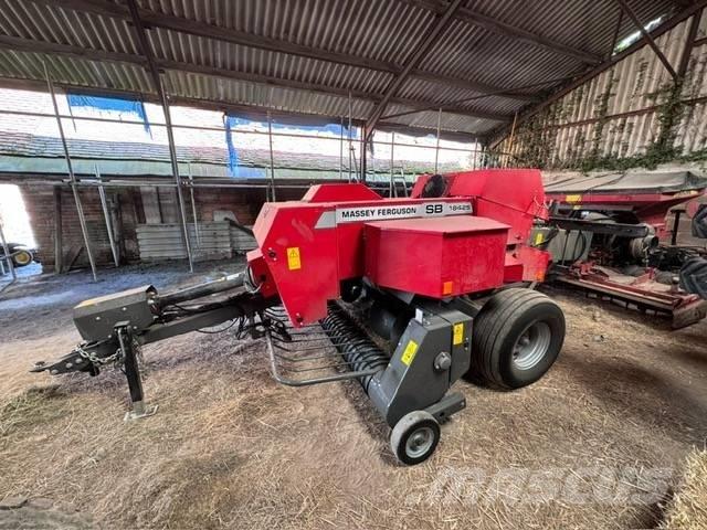Massey Ferguson 1842 Vierkante balenpers