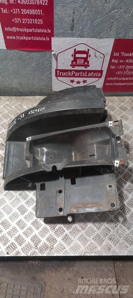 Scania 94 D.   1324600 Cabine en interieur