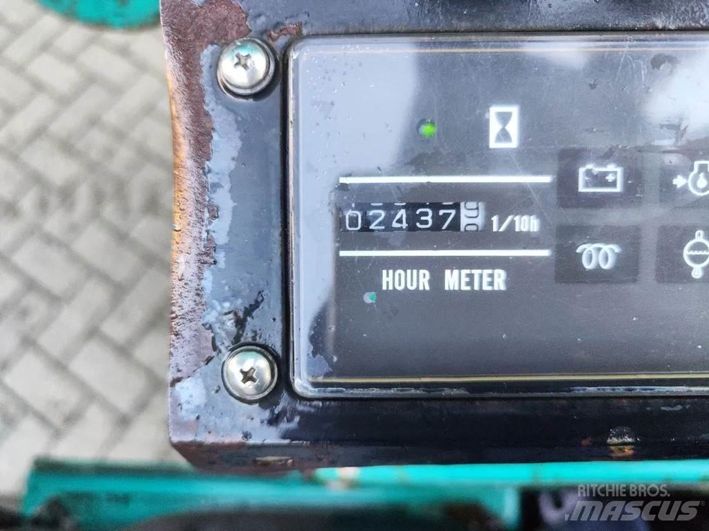 Maeda MC 305 Minikranen