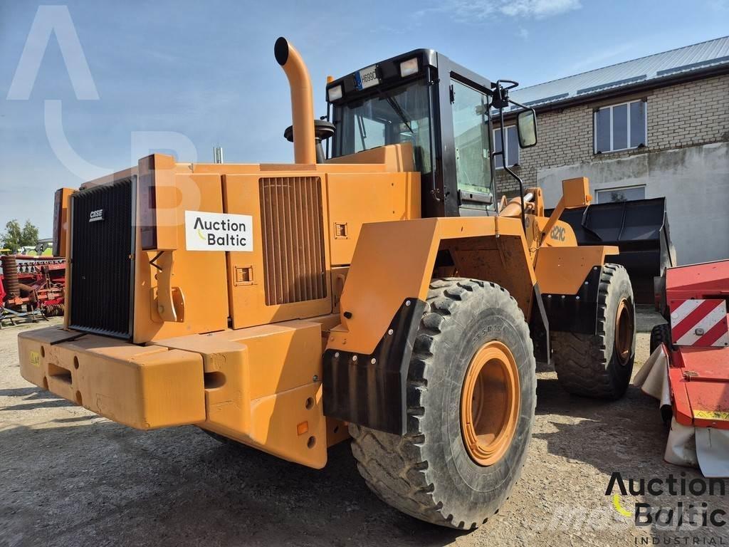 CASE 821 C Wielladers