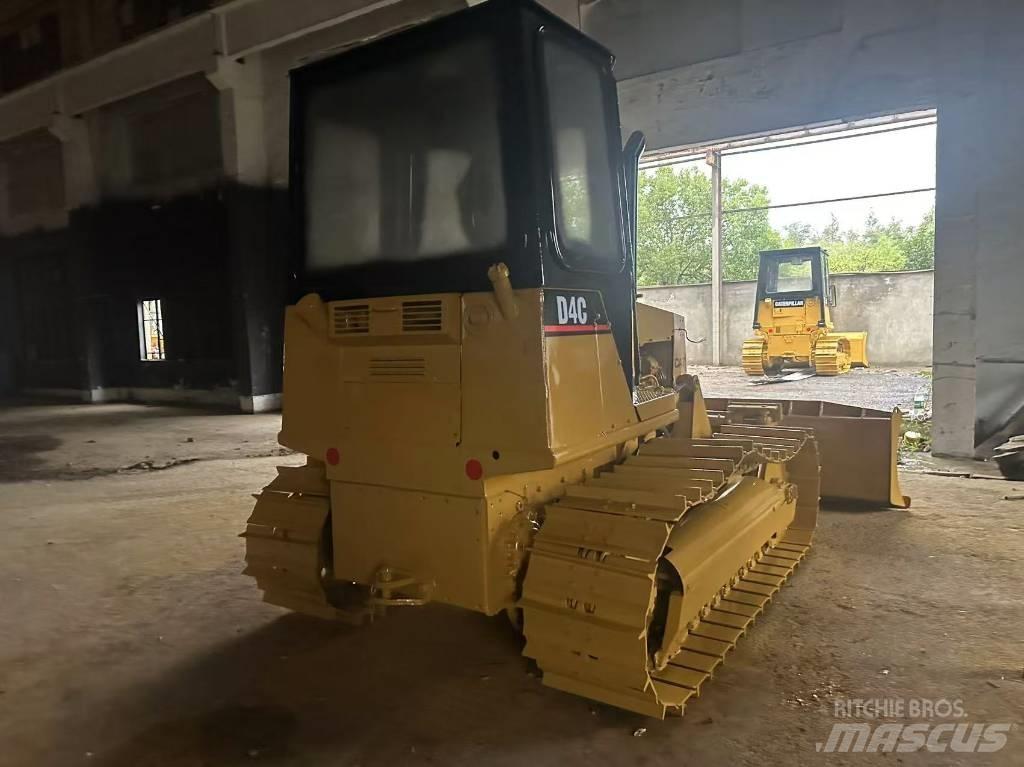 CAT D 4 C Rupsdozers