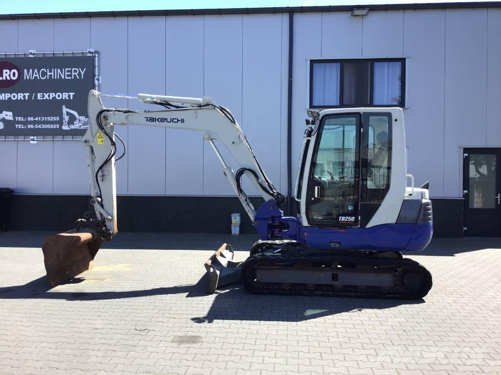 Takeuchi TB 250 Minigraafmachines < 7t