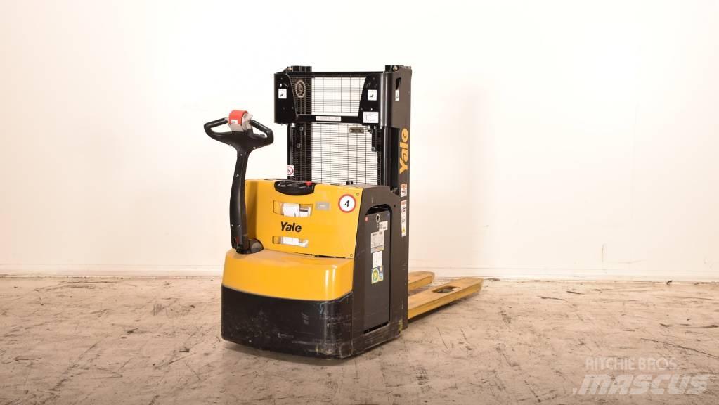 Yale MS 14 AC Meeloop stapelaar