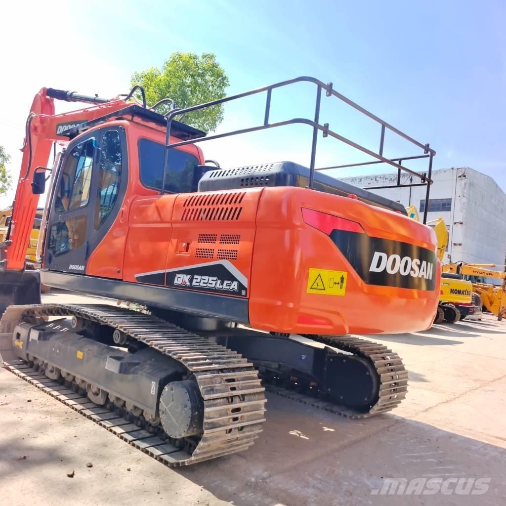 Doosan DX 225 Rupsgraafmachines
