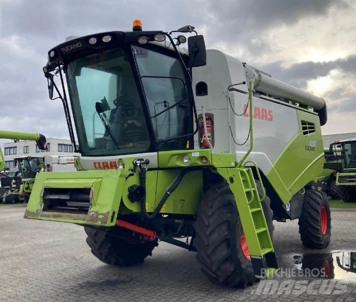 CLAAS TUCANO 430 Maaidorsmachines