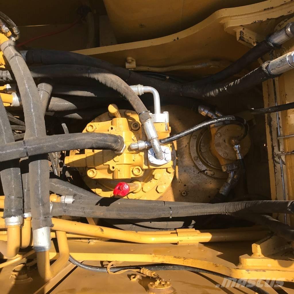 CAT 320 D Amfibische graafmachines