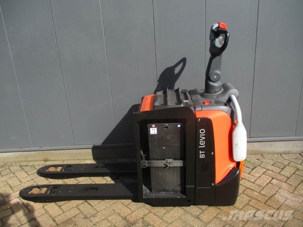 Toyota LPE 200 Pallettruck met meerij platform