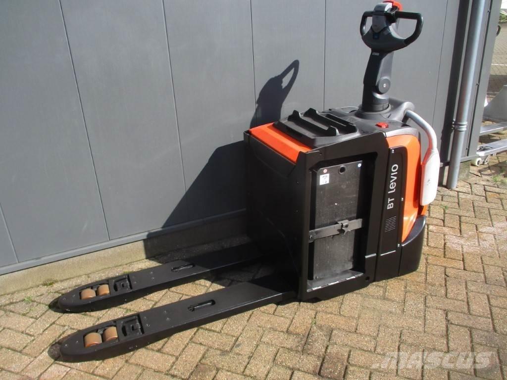 Toyota LPE 200 Pallettruck met meerij platform