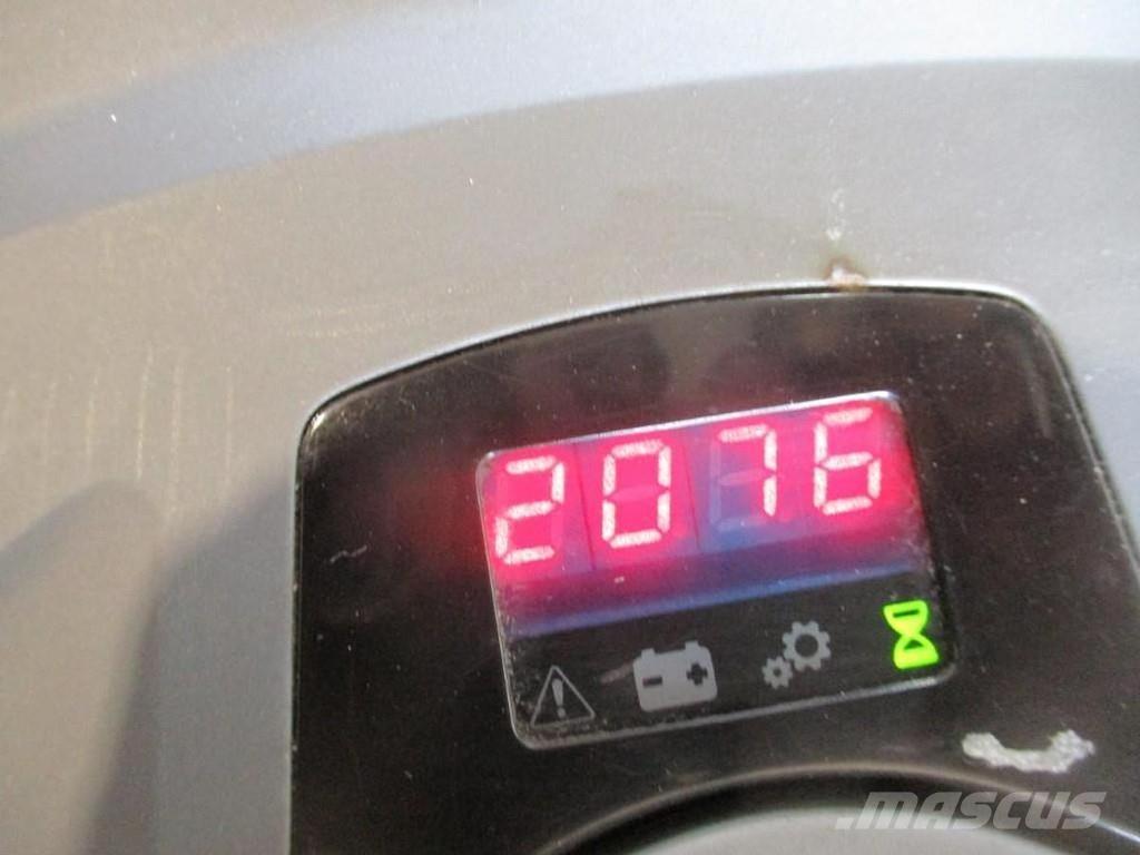 Toyota LPE200 Pallettruck met meerij platform