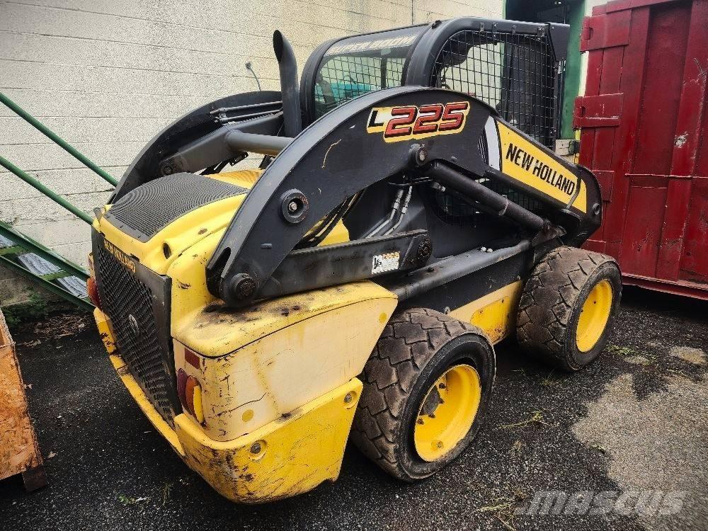New Holland 225L Schrankladers