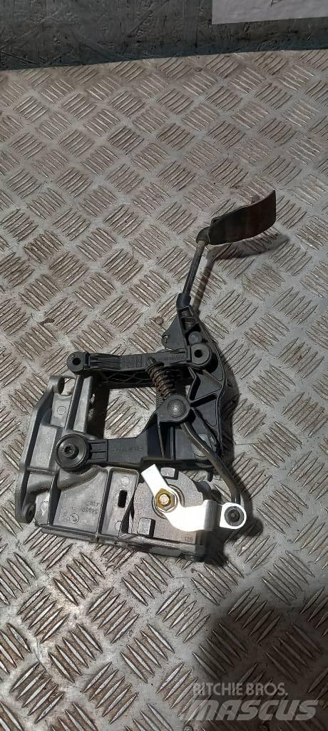 Scania 94 D.    1364171 Cabine en interieur