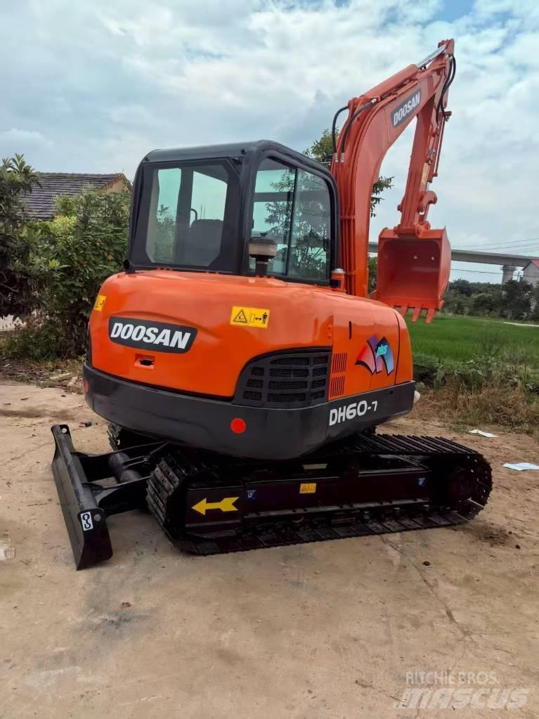 Doosan DH 60 Minigraafmachines < 7t