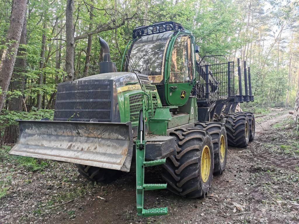 John Deere 1110G Uitrijwagens