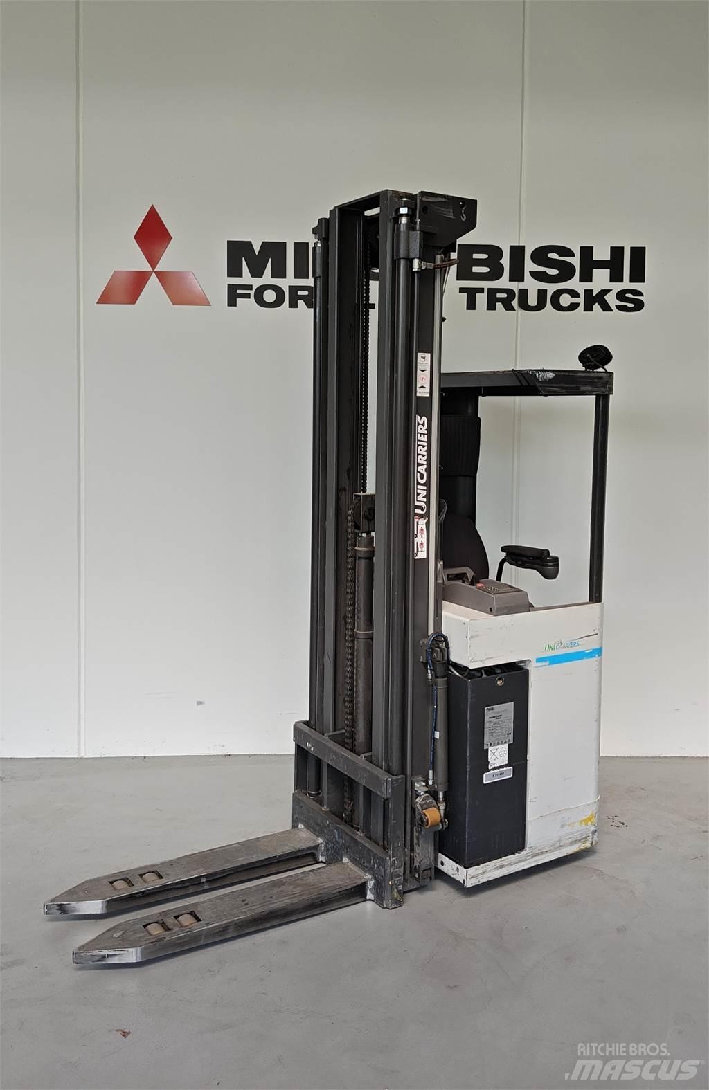 Atlet XSN160 Pallettruck met meerij platform