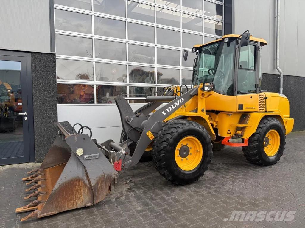 Volvo L30G Wielladers
