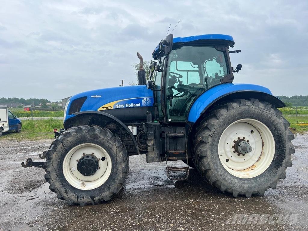 New Holland T 7070 Tractoren
