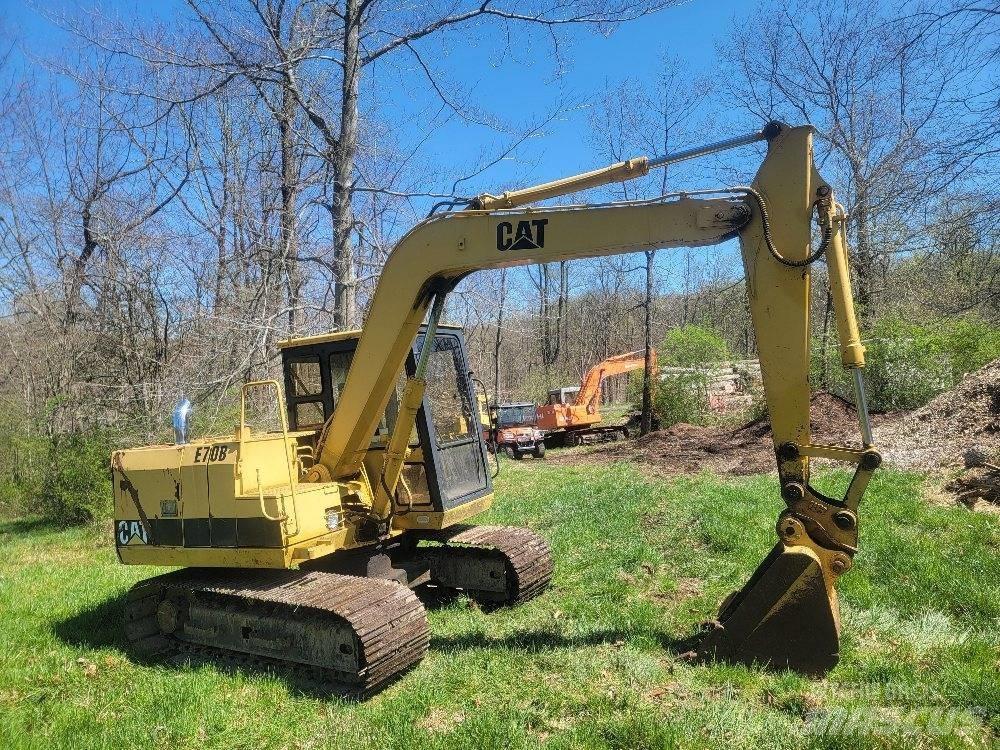 CAT E 70 B Rupsgraafmachines