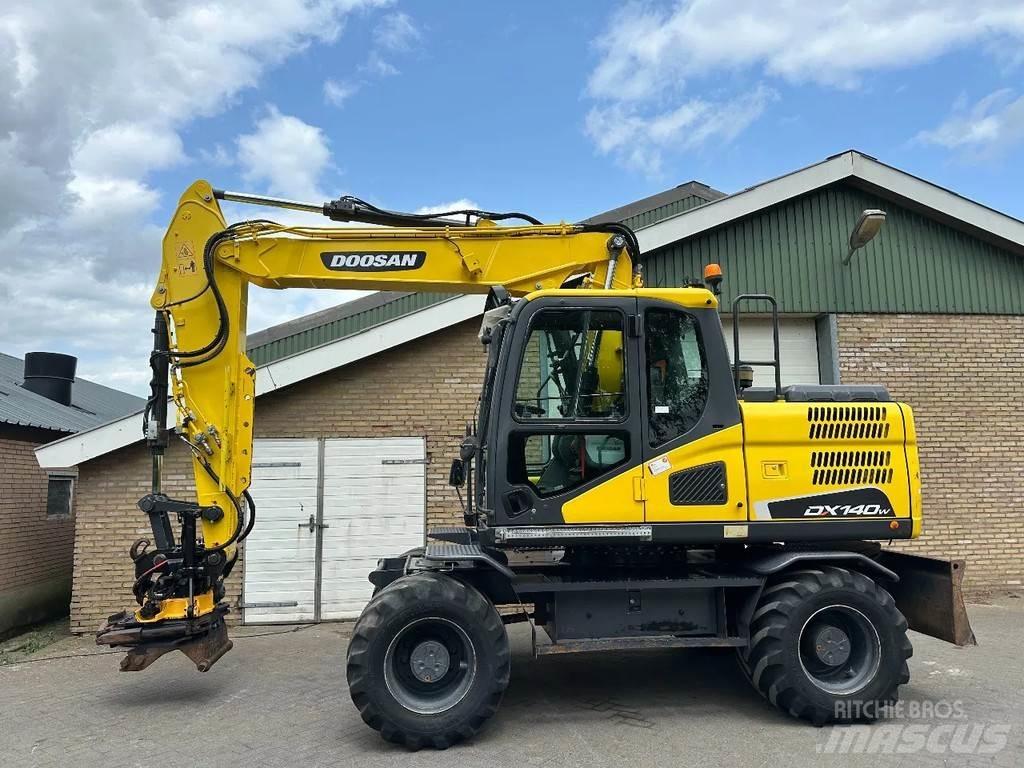 Doosan DX140W-5 Wielgraafmachines