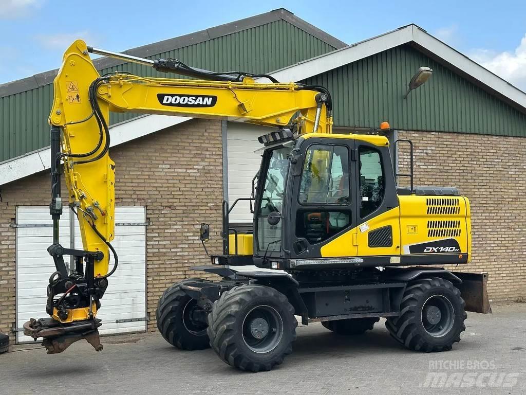 Doosan DX140W-5 Wielgraafmachines