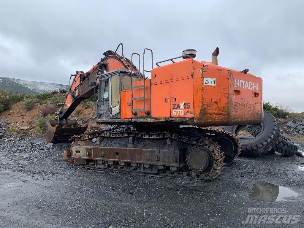 Hitachi 670 LCH-3 Rupsgraafmachines