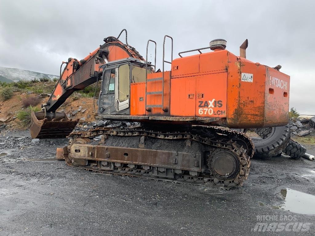 Hitachi 670 LCH-3 Rupsgraafmachines
