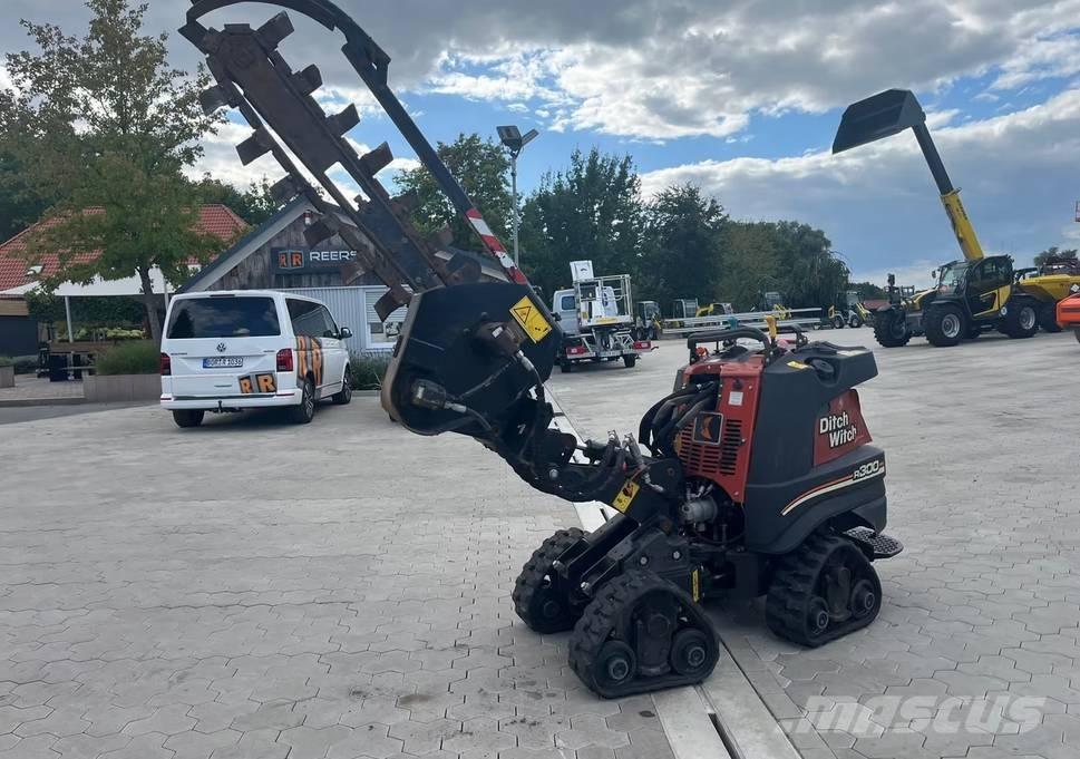 Ditch Witch R300 Rupsdumpers