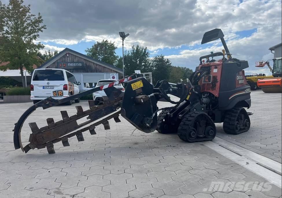 Ditch Witch R300 Rupsdumpers