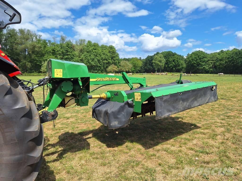 John Deere 328 Maaikneuzers