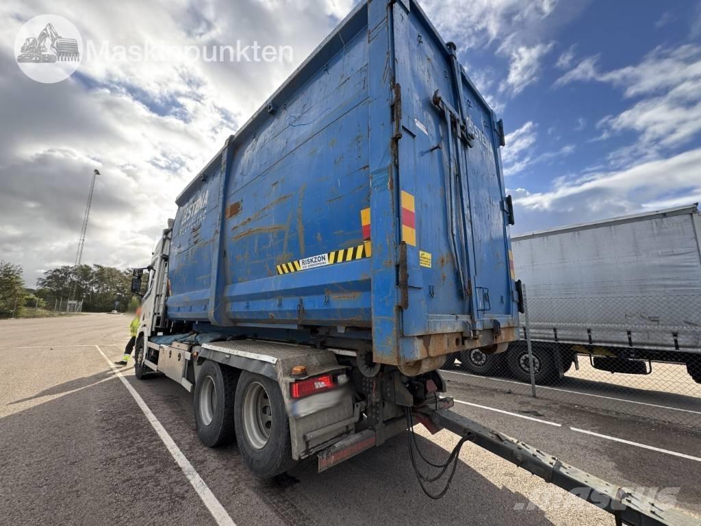 Scania R 580 EKIPAGE Vrachtwagen met containersysteem
