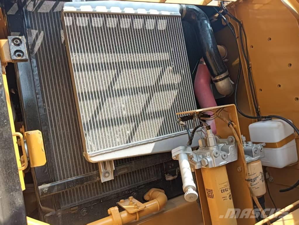 CAT 330 D Rupsgraafmachines