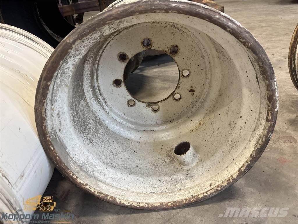 Gremo 704 20x22,5 Banden, wielen en velgen