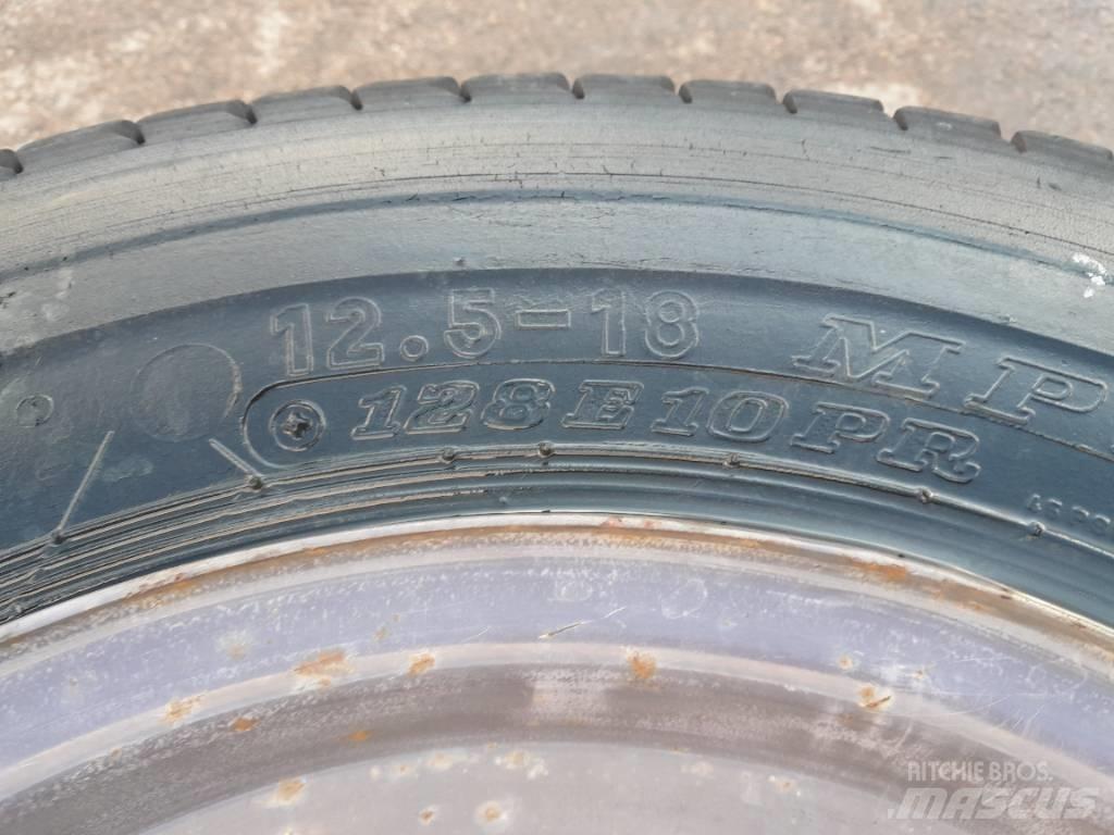 Dunlop 12,5-18 Hjul Banden, wielen en velgen