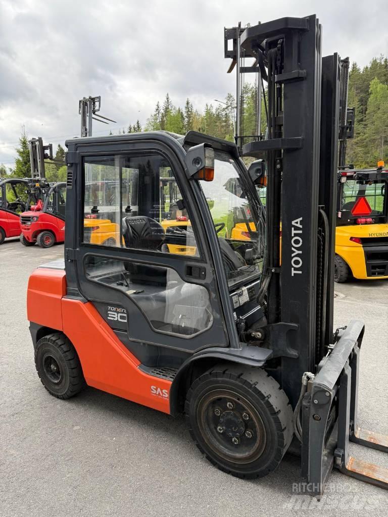 Toyota 02-8 FDF 30 Diesel heftrucks