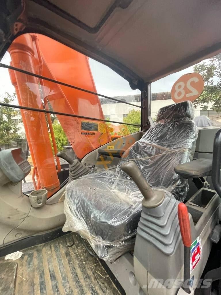 Hitachi ZX 240 Rupsgraafmachines