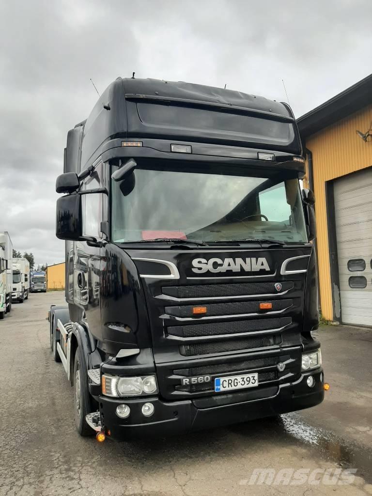 Scania R 560 Vrachtwagen met containersysteem