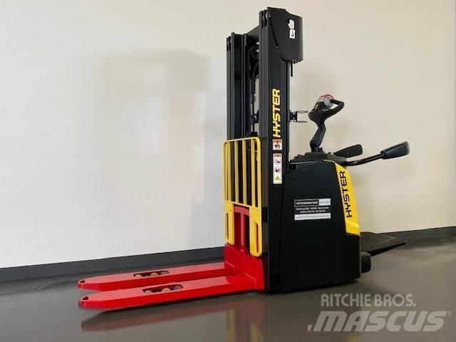 Hyster S1.2S Meeloop stapelaar