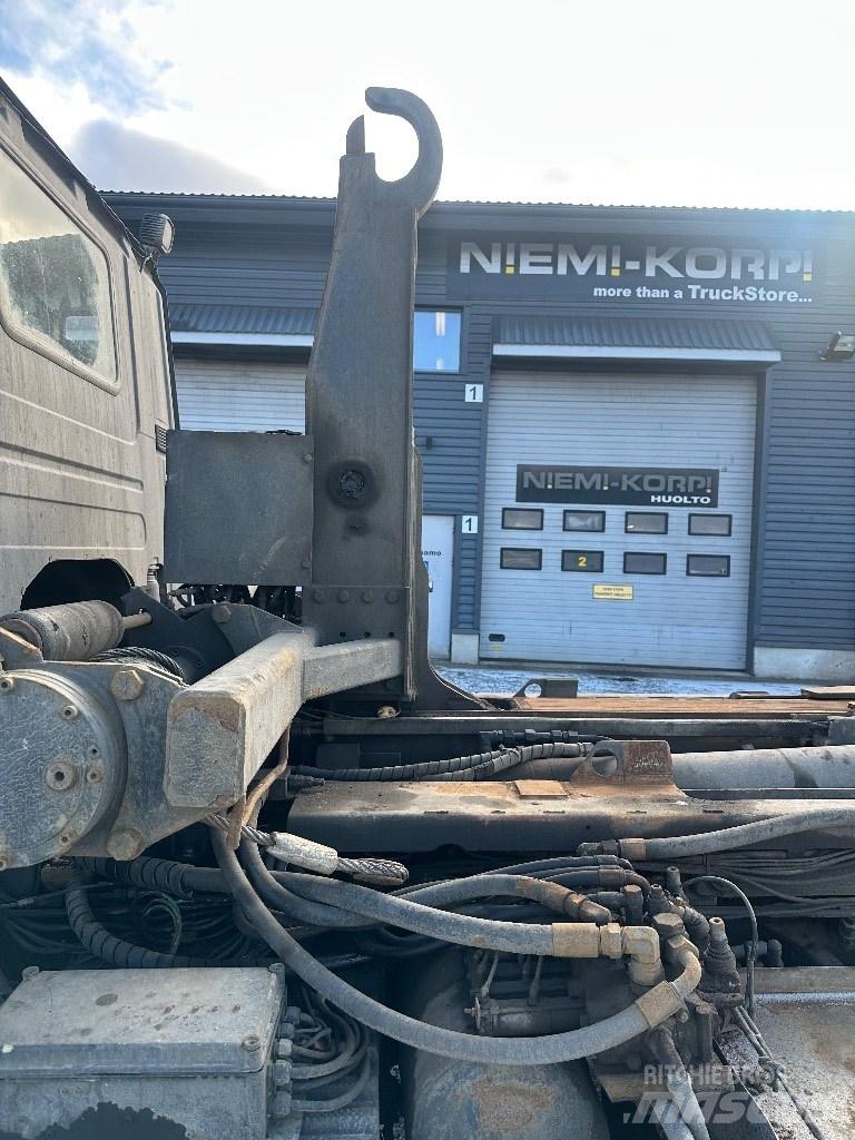 Scania P420 6x2*4 Vrachtwagen met containersysteem