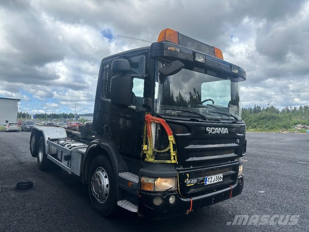 Scania P420 6x2*4 Vrachtwagen met containersysteem