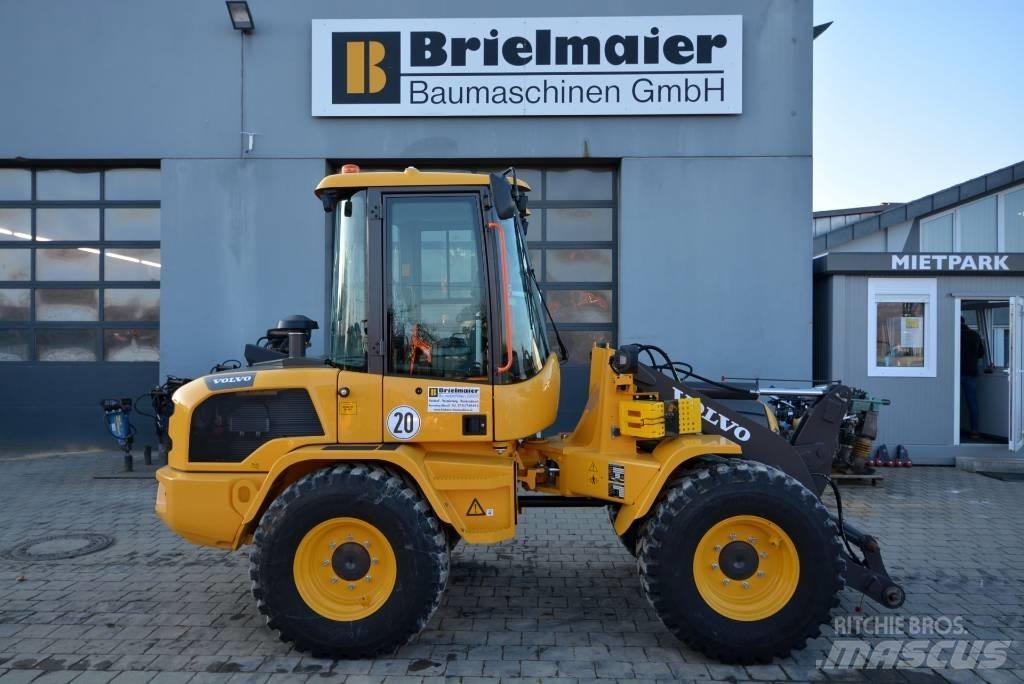 Volvo L 30 H Wielladers
