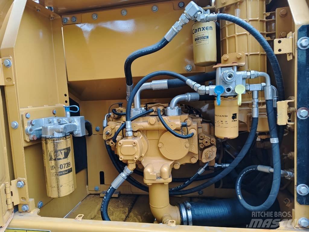 CAT 320 D2 Rupsgraafmachines