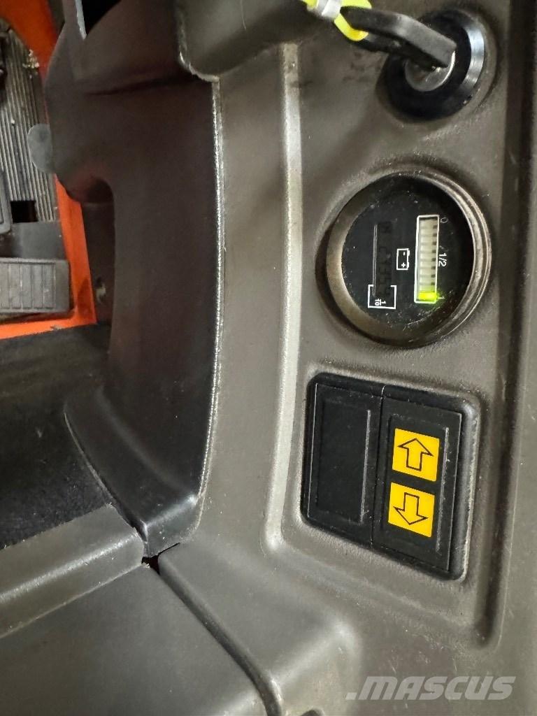 Toyota SRE135L Zelfrijdende stapelaars