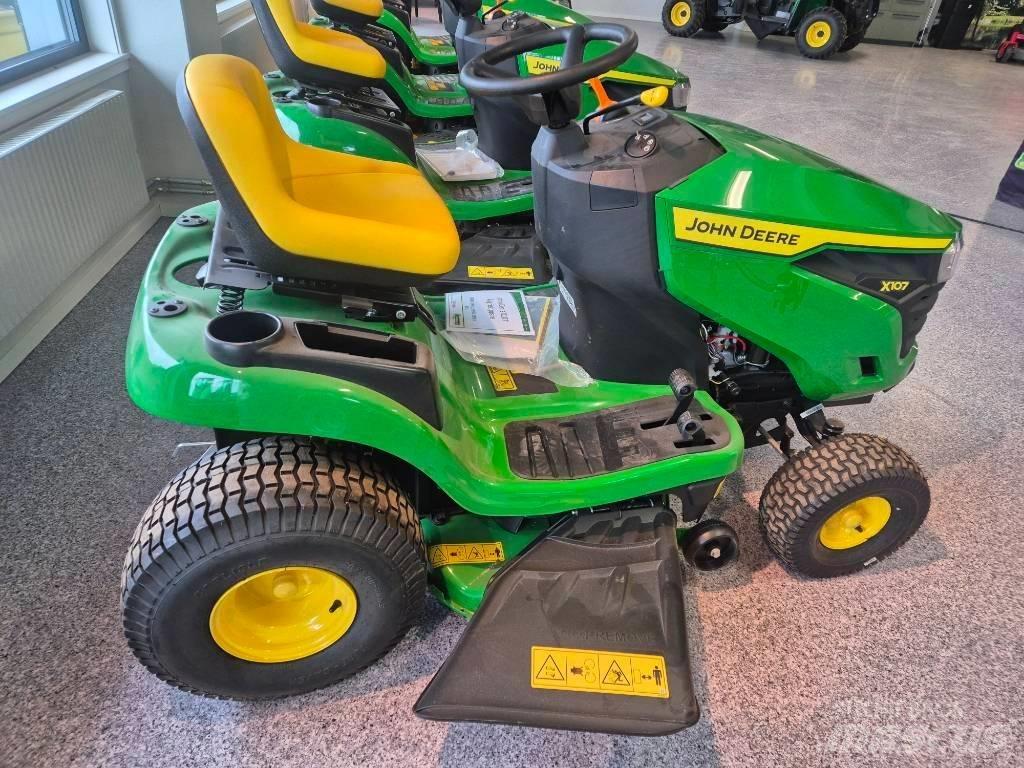 John Deere X 107 Rijmaaiers