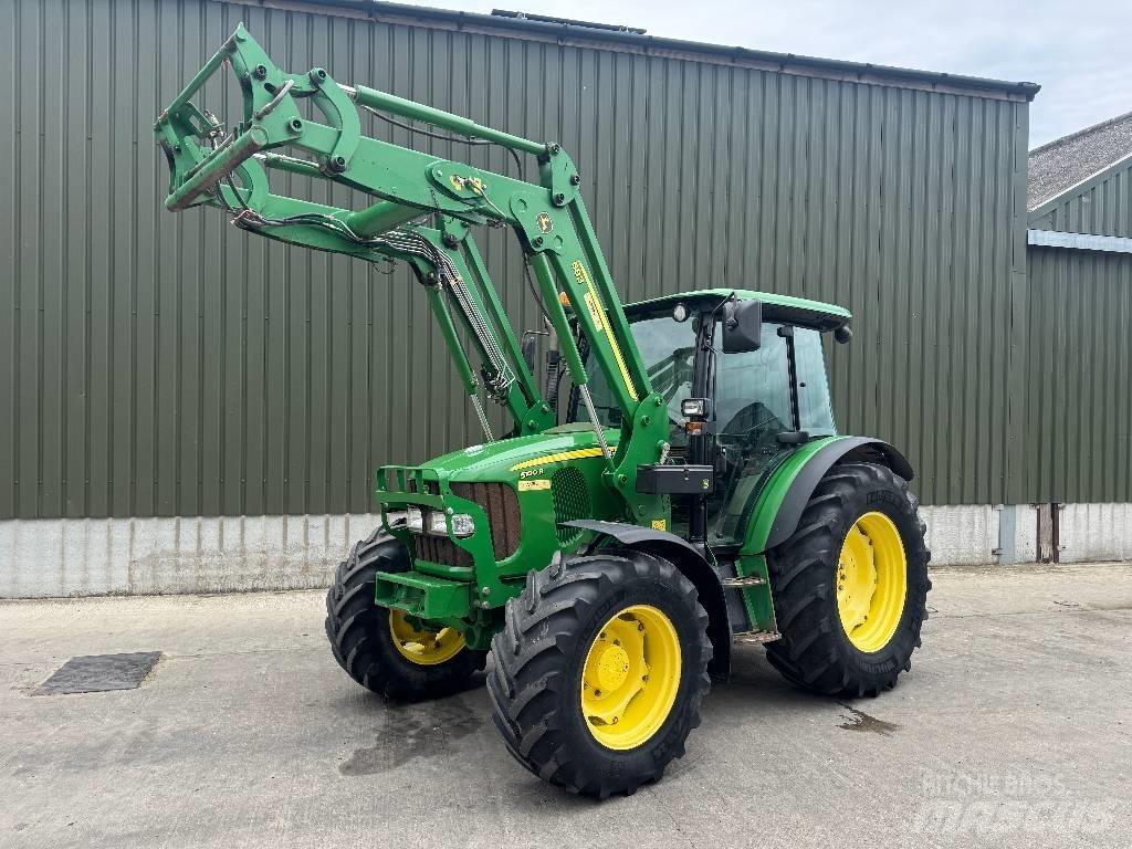 John Deere 5100 R Tractoren