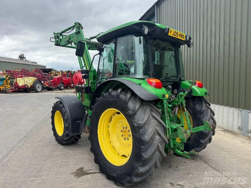 John Deere 5100 R Tractoren