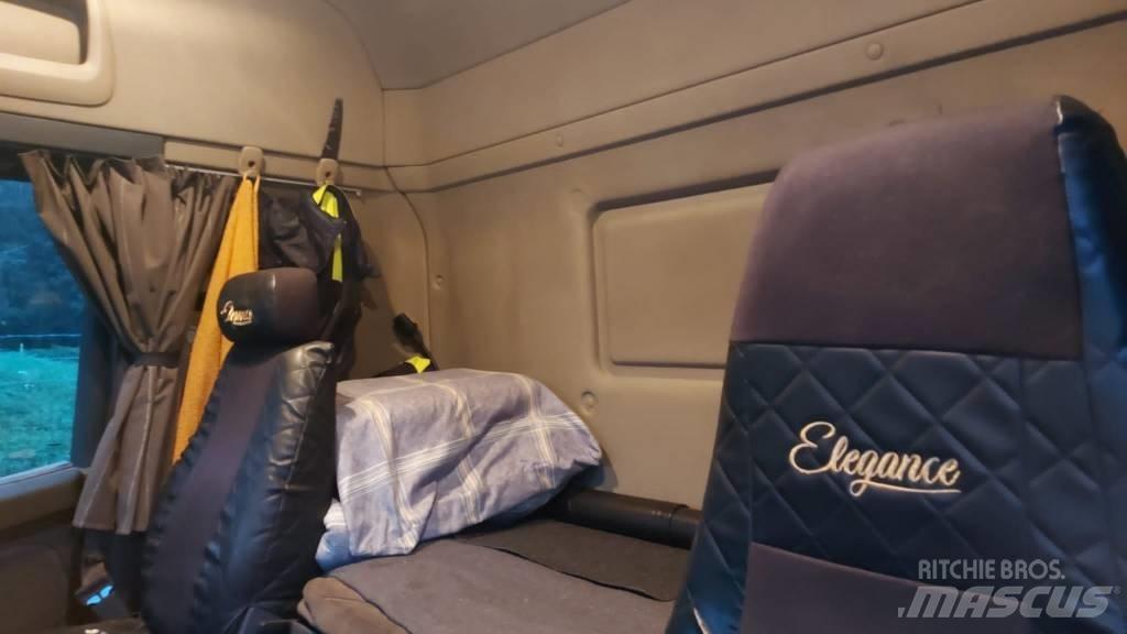 Scania R440 Hout-Bakwagens