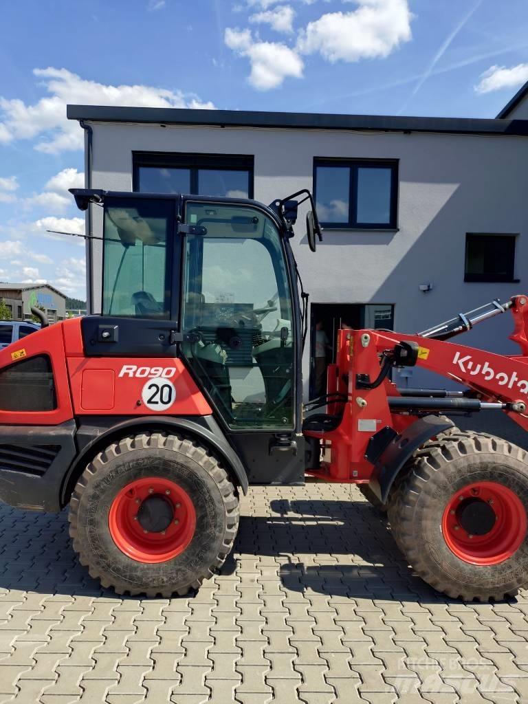 Kubota R 090 Wielladers