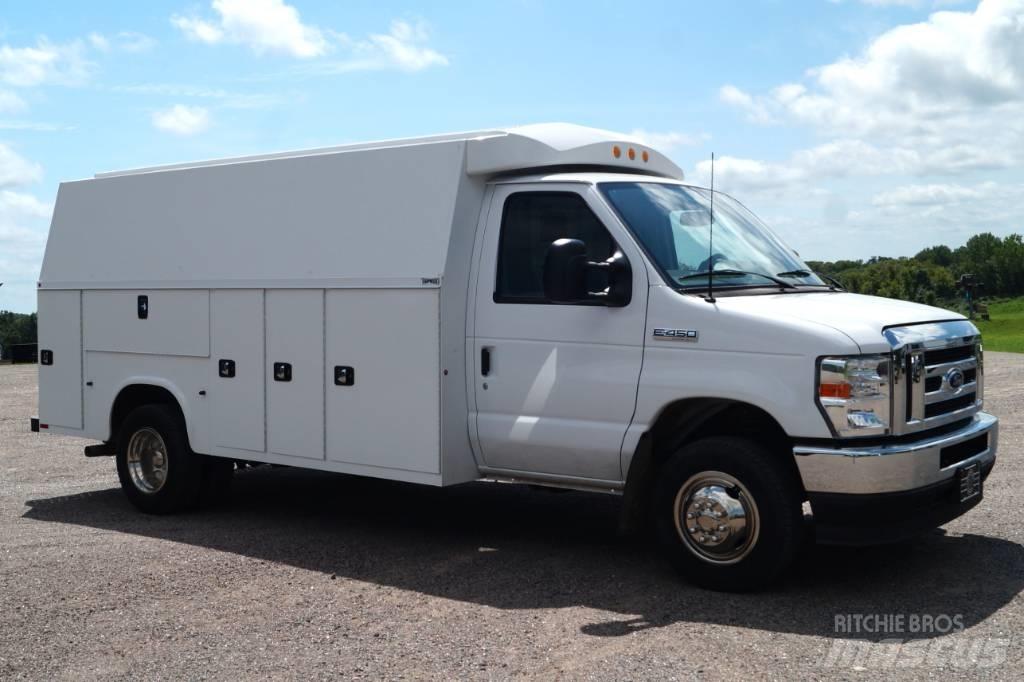 Ford E 450 Bestelwagens met open laadbak