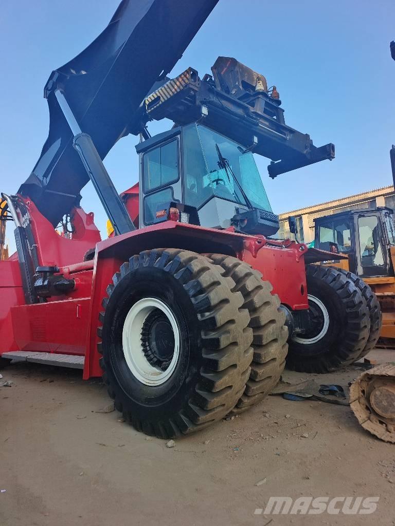 Kalmar DRF 450 Reachstackers