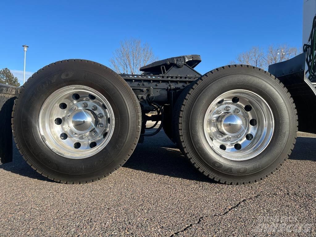 Kenworth T 880 Trekkers